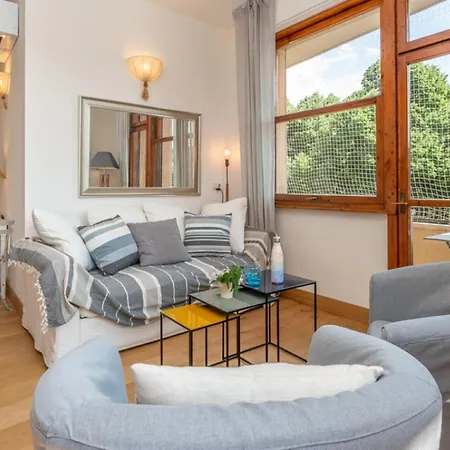 Apartment Lungarno Del Tempio River View By 360rentals